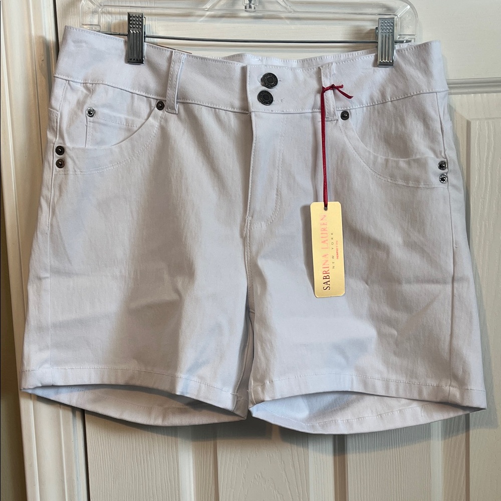 NWT- White Women's Size 14W Shorts